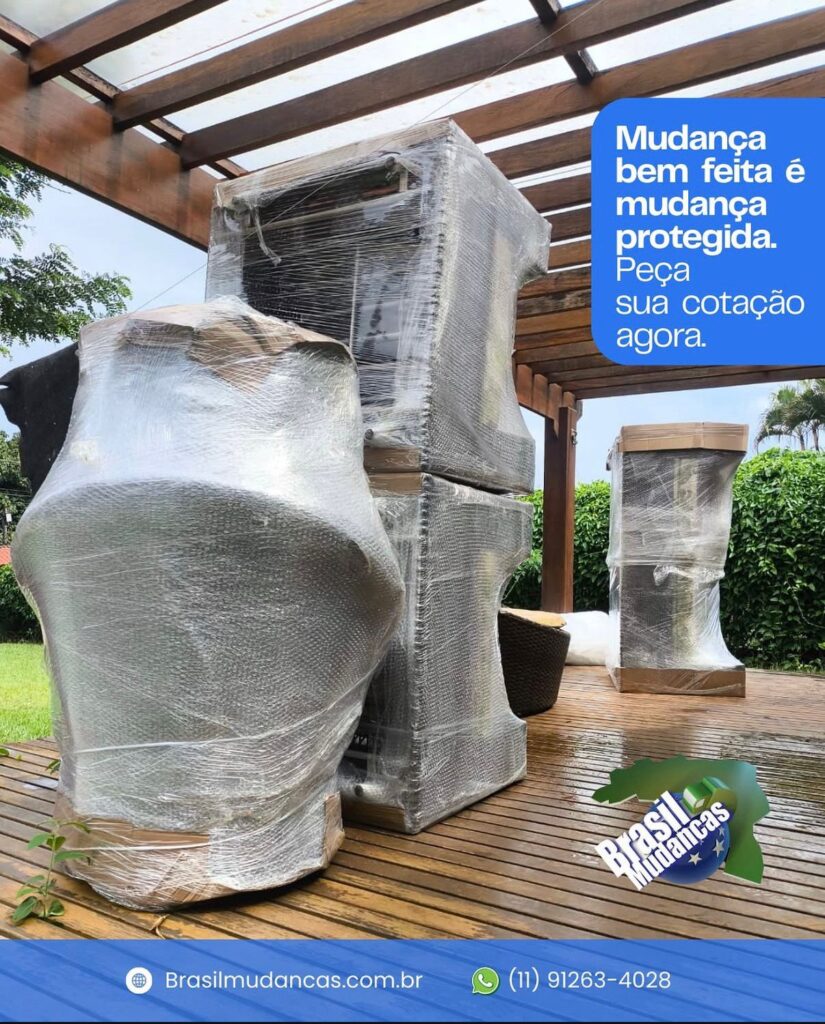 Móveis embalados profissionalmente prontos para o transporte